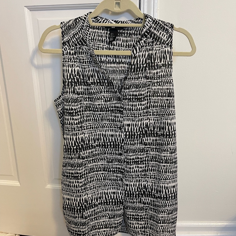 H&M button down sleeveless tank